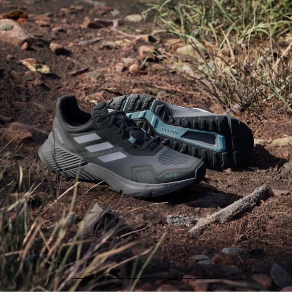 SOLD Adidas Soulstride Rain.RDY Runners - Picture 2 of 3